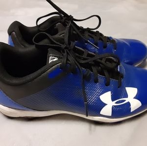 Boys Under Armour cleats 5Y